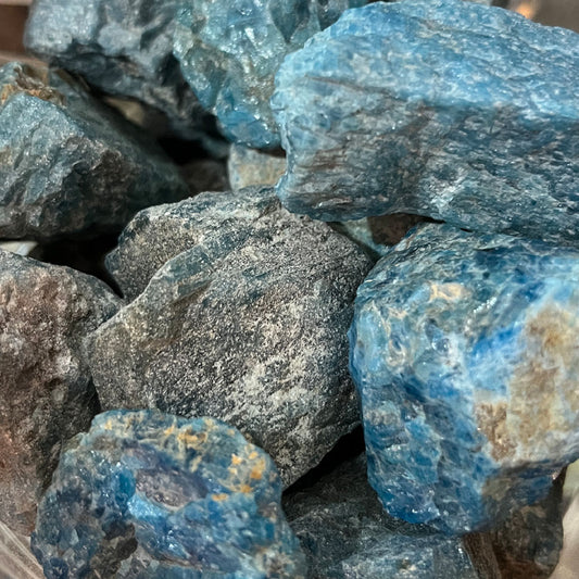 Sininen Apatiitti, raakakivi