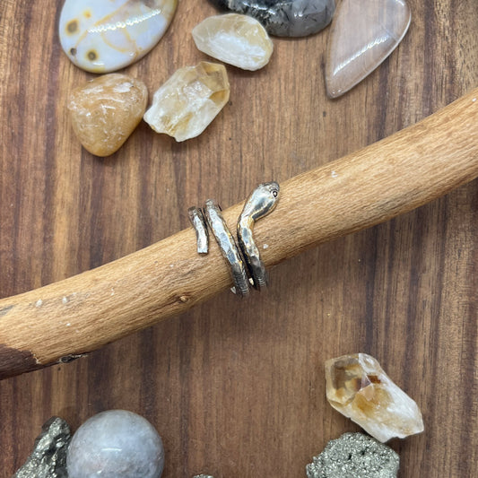 Kietoutuva Käärme Sormus