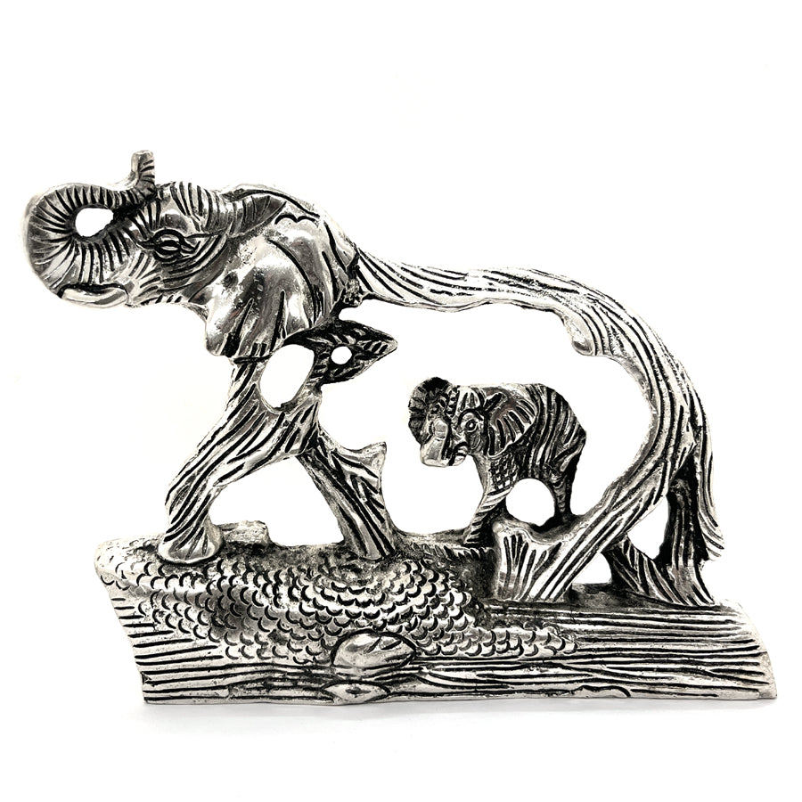 Metalliveistos Savannin Matriarkka