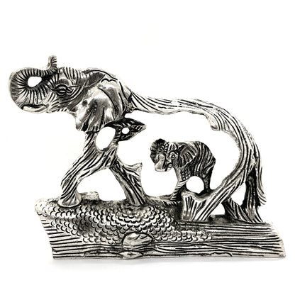 Metalliveistos Savannin Matriarkka