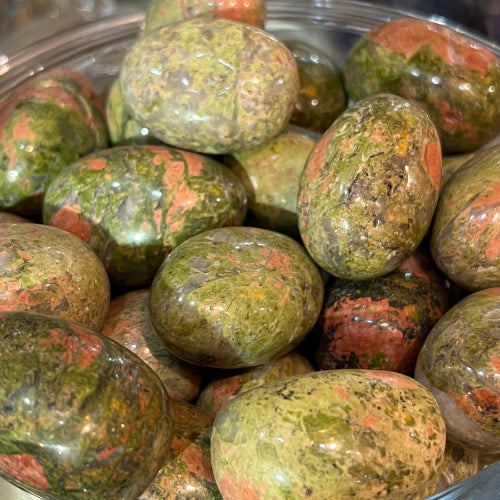 Unakiitti, ovaali kämmenkivi