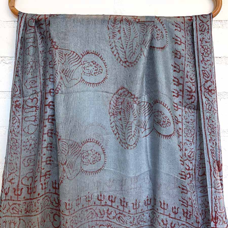 Valaistunut opettaja Huivi