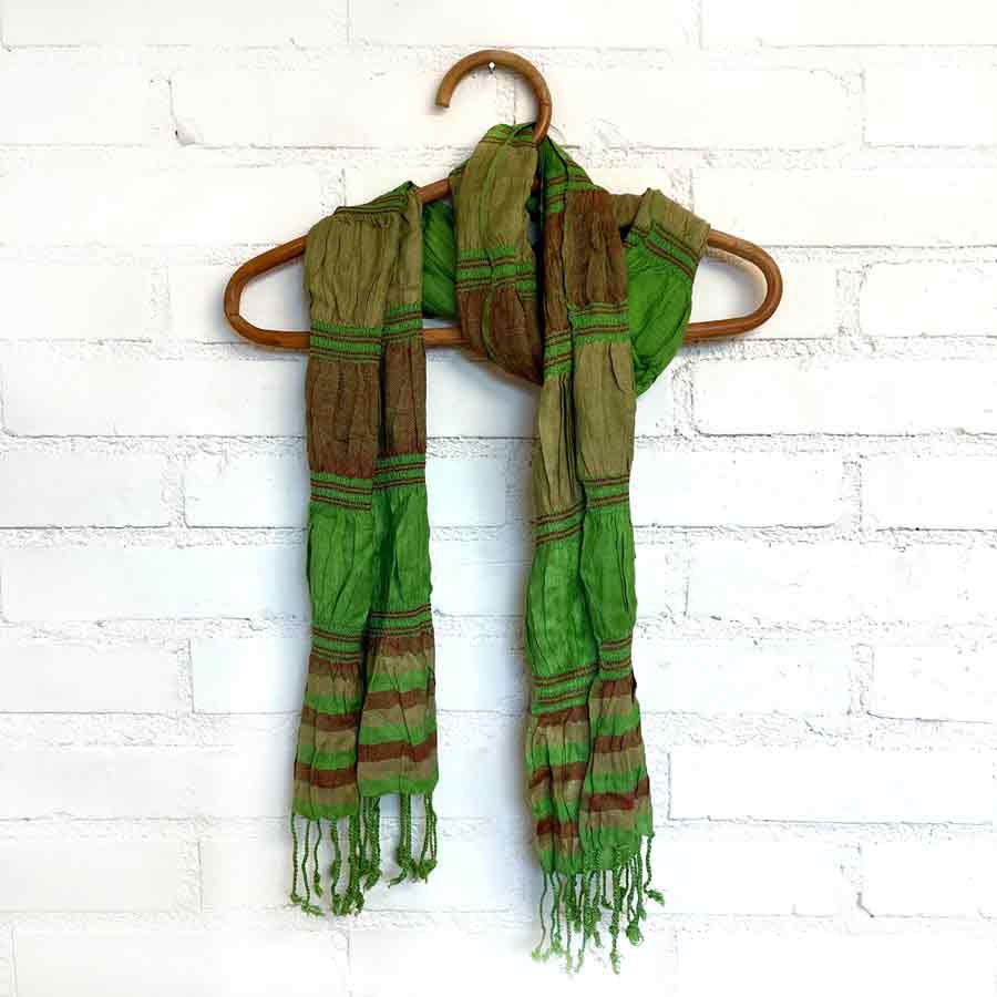 Huivi Wrinkled Wawe, Useita värejä