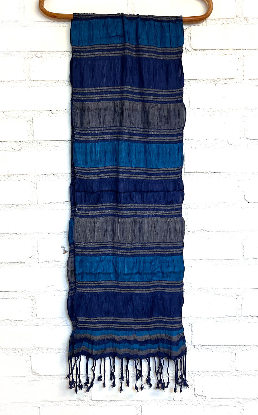 Huivi Wrinkled Wawe, Useita värejä