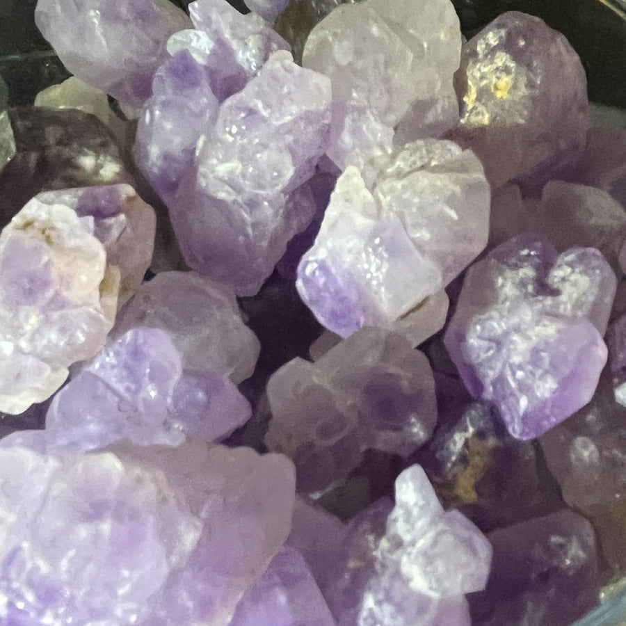 Ametisti, kristalli, erilaisia