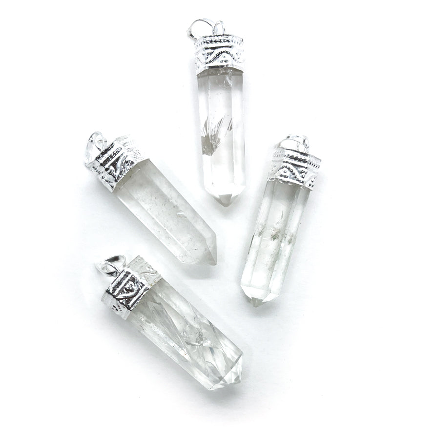 Kirkas Kvartsi Kivikärkiriipus