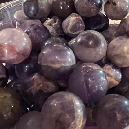 Ametisti, kristalli, erilaisia